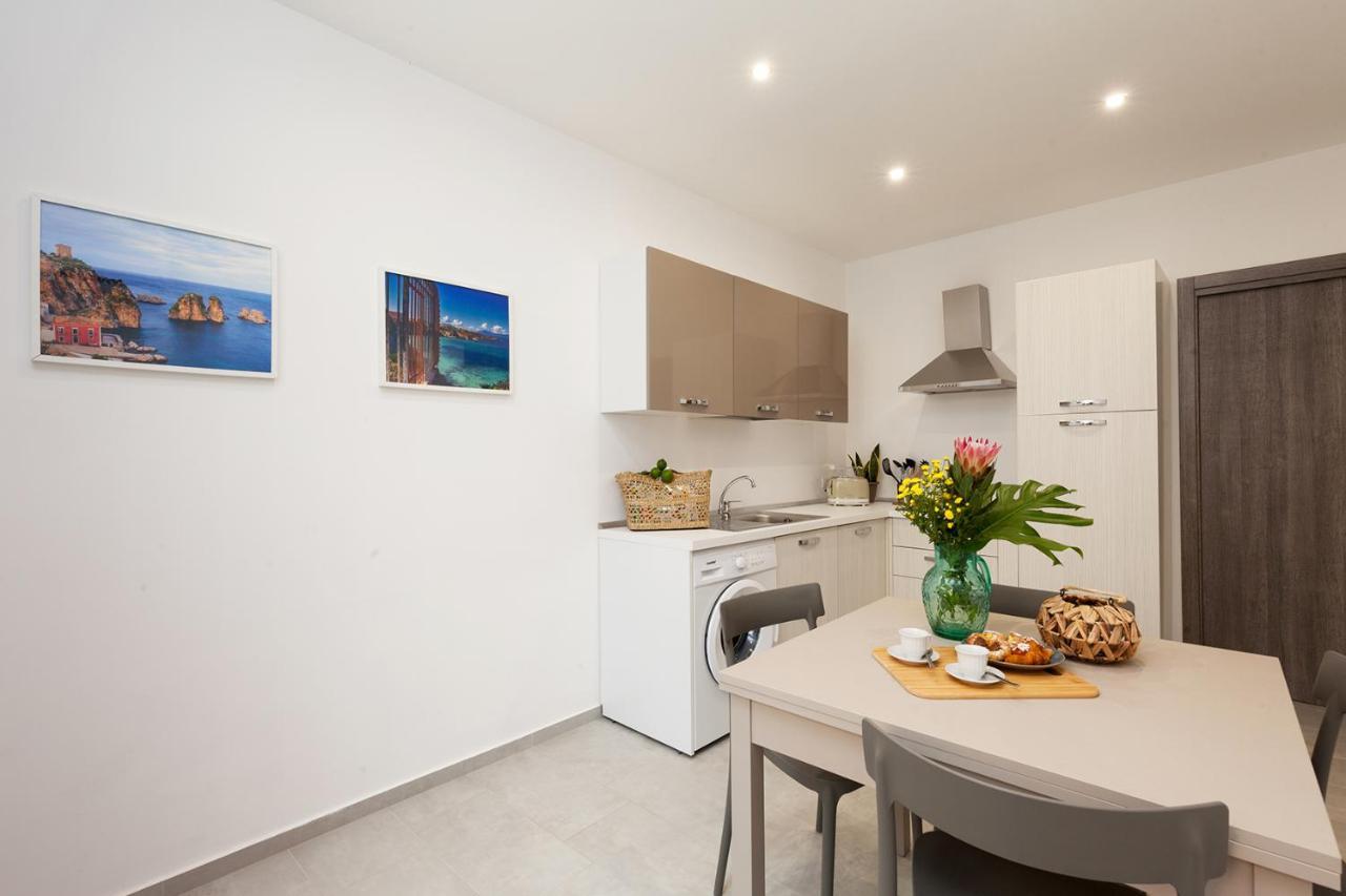 Holiday House Da Vinci Apartment Terrasini Luaran gambar