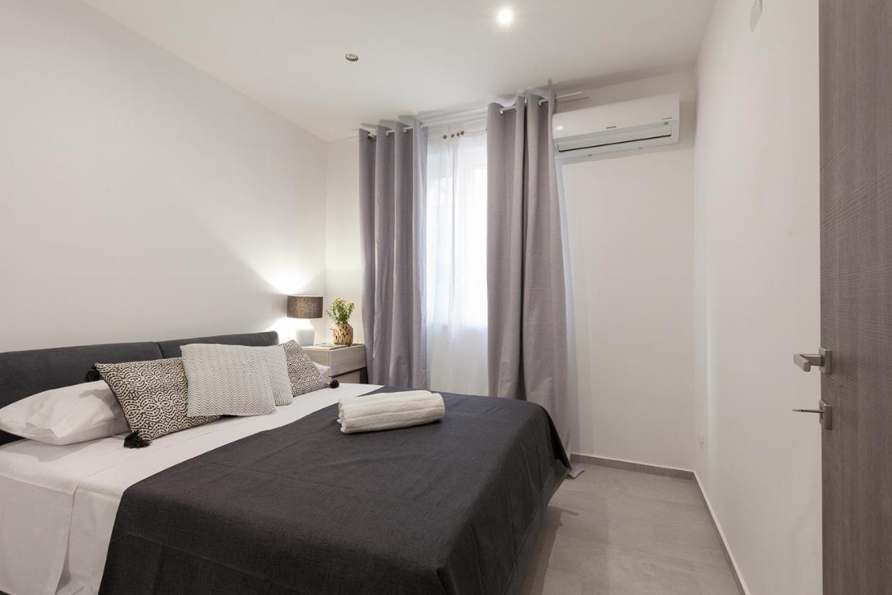 Holiday House Da Vinci Apartment Terrasini Luaran gambar